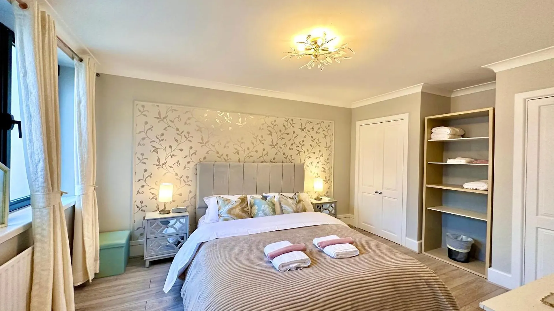 The Ivy Suite - Spacious London 3-Bed location